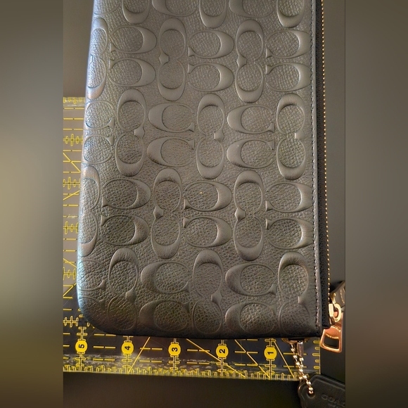 F87934 Coach Double Zip Wallet In Signature Black Leather - Picture 14 of 14